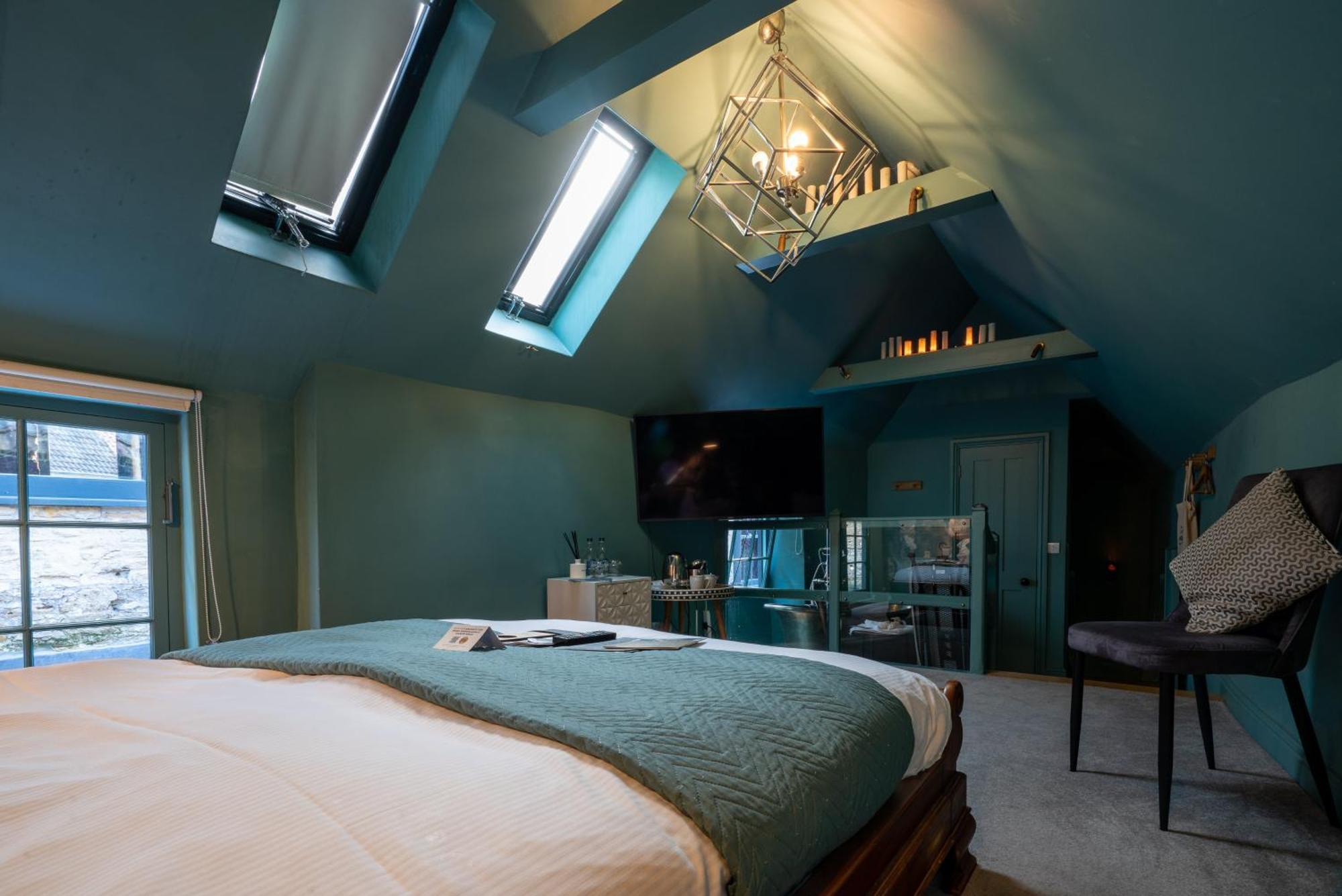 The Archangel,restaurant & Bar With 4*