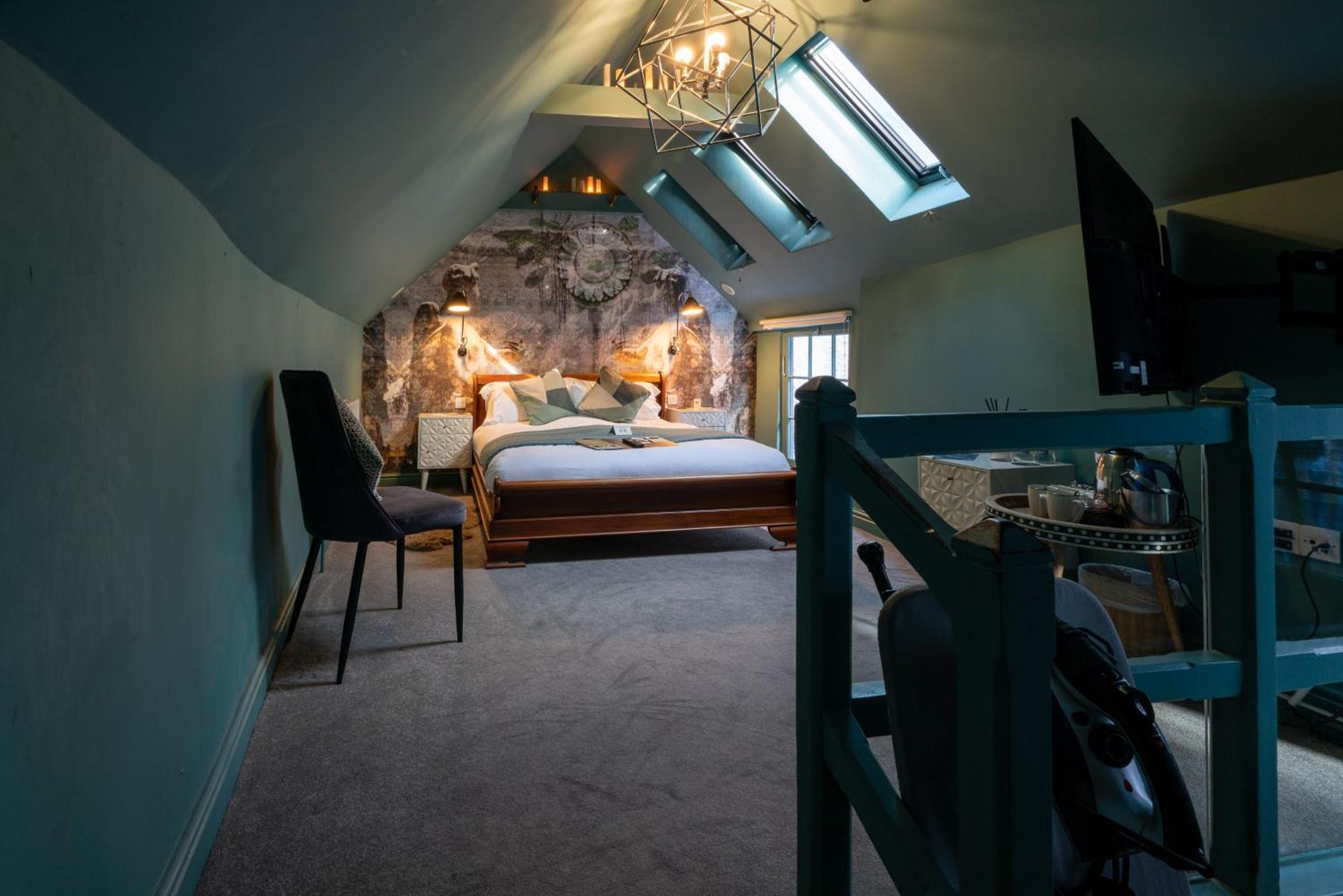 The Archangel,restaurant & Bar With 4*
