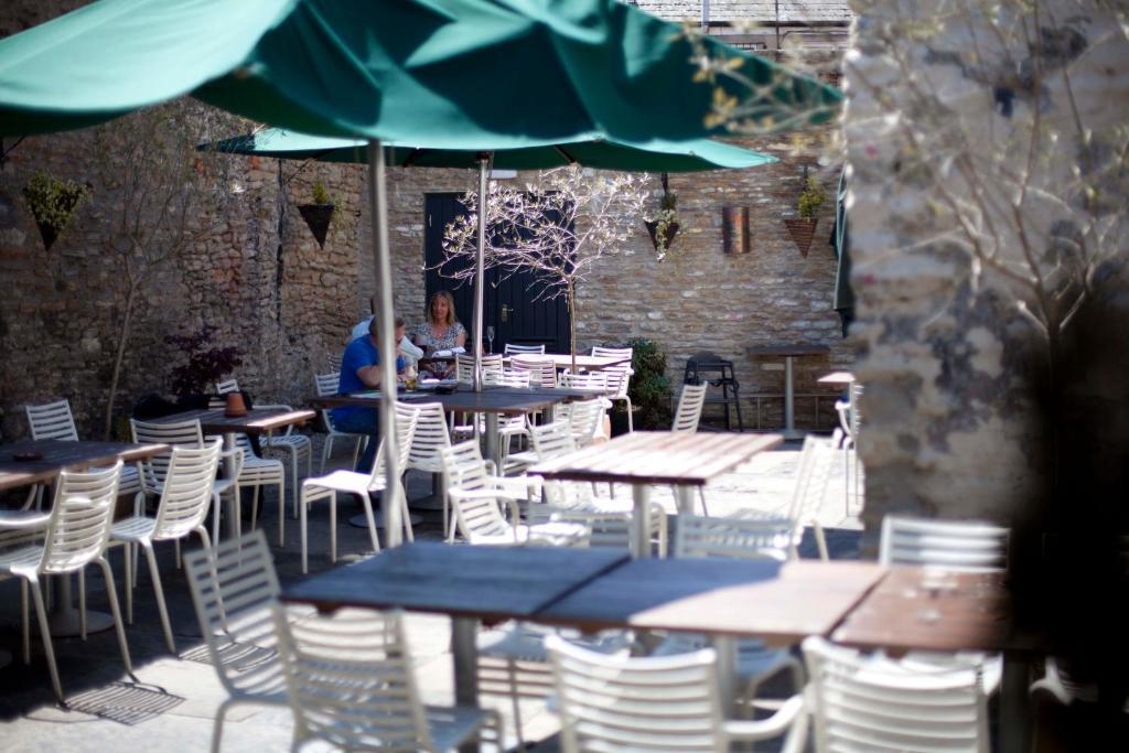 The Archangel,restaurant & Bar With Frome